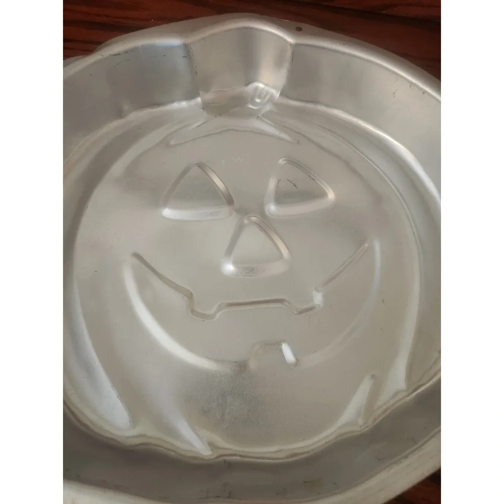 1995 Wilton Halloween Pumpkin Cake Pan 2105-3068‎